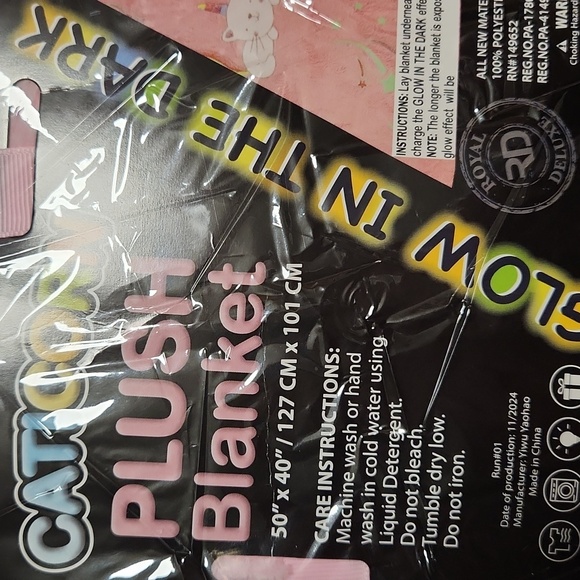 BNIP CATICORN Glow in the dark blanket-50X40 - Picture 2 of 5